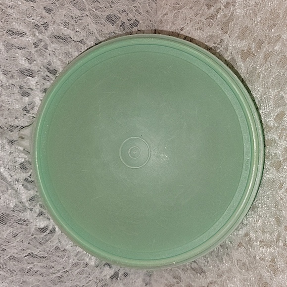 Tupperware: Lettuce Container - Picture 4 of 5